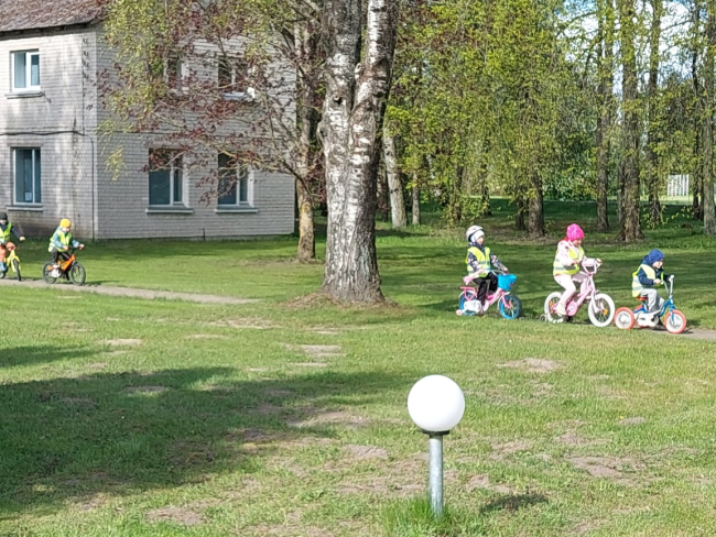 ĀRA IZGLĪTĪBAS DIENA 2025